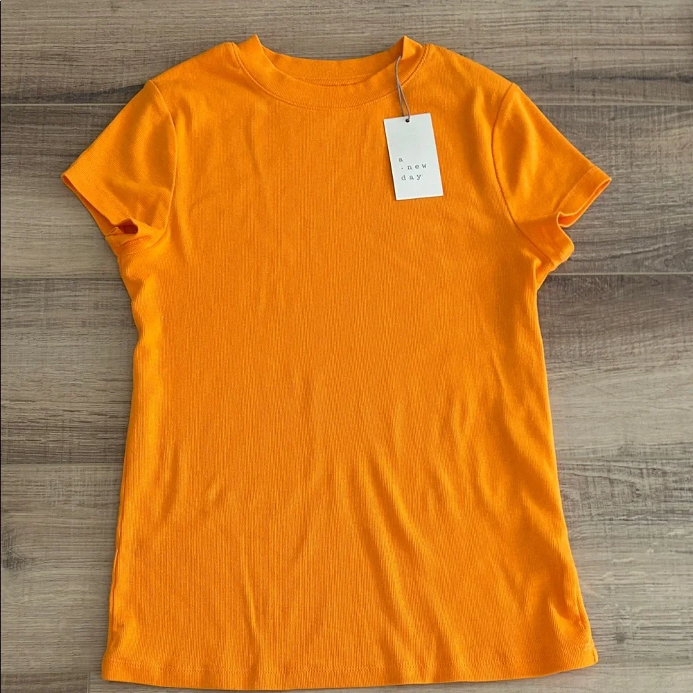 A New Day Women's Bright Orange Short Sleeve Tee med: NWT. - Picture 4 of 8